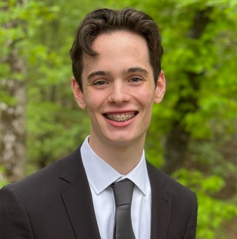 Headshot of Drew Dettmer